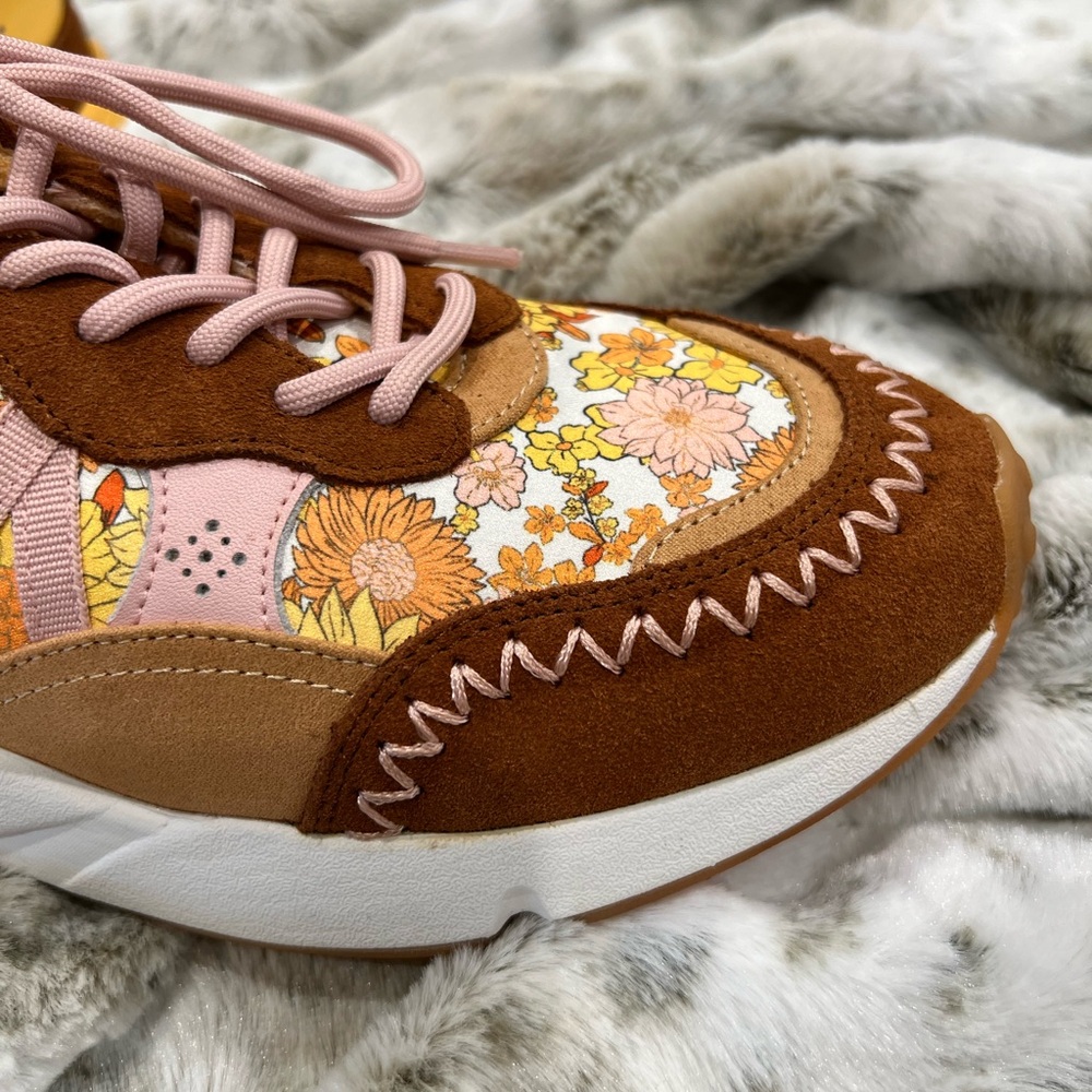 NWT Chelsea and Violet Lola Sneakers (Yellow Muliticolored) - Picture 3 of 7